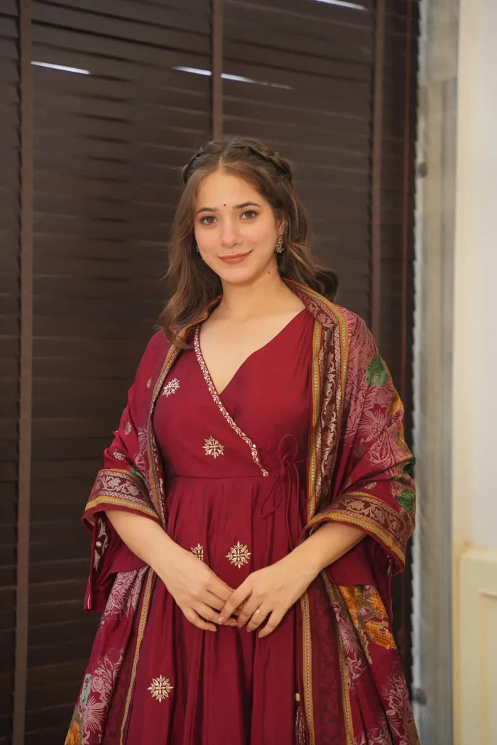 Divine Parinita Suit Set