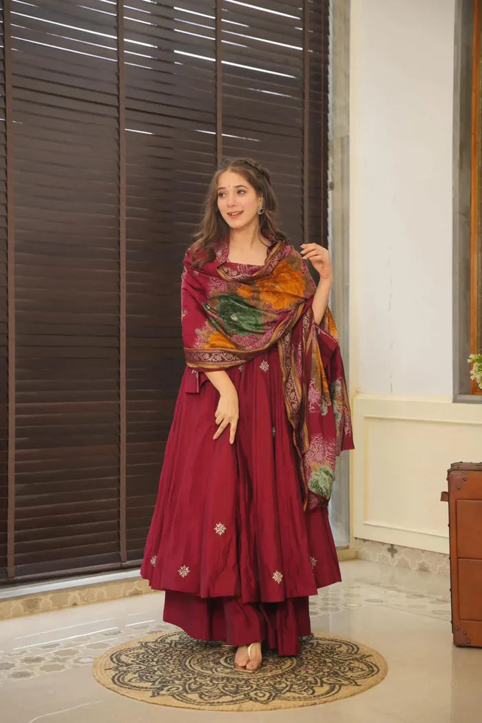 Divine Parinita Suit Set