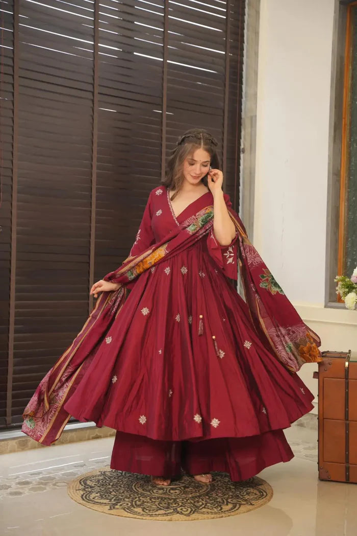 Divine Parinita Suit Set