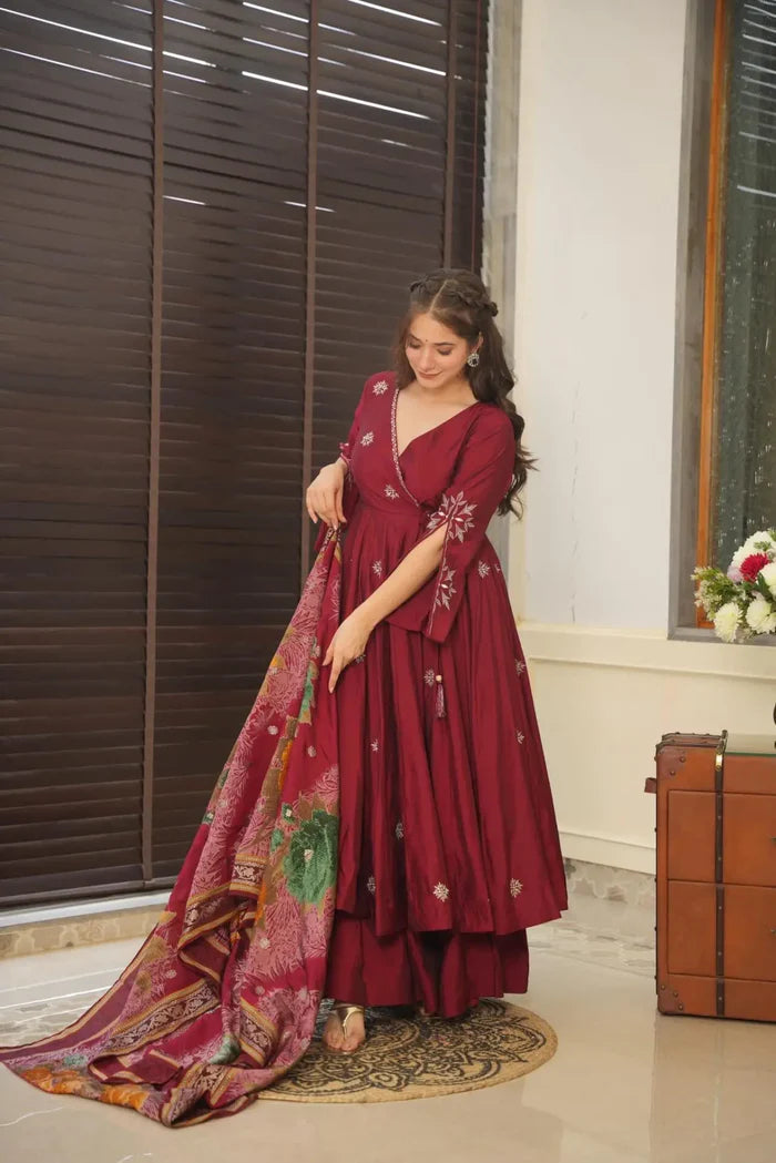Divine Parinita Suit Set