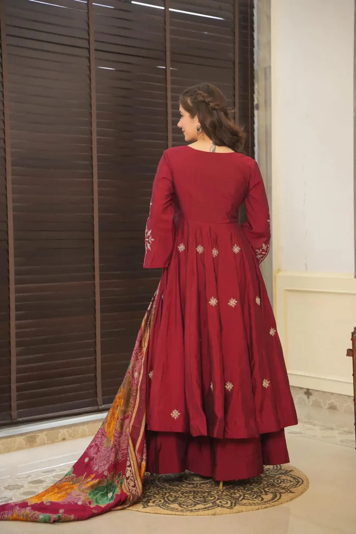 Divine Parinita Suit Set